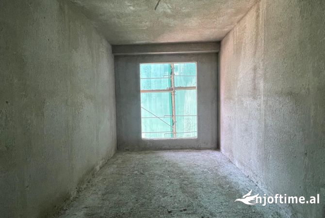 Appartamento in vendita a Tirana 2+1, Vuoto