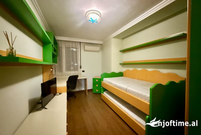 Shtepi ne shitje Apartament ne Tirane, 3+1, Mobilimi E mobiluar, Pagesa 340,000  Euro.