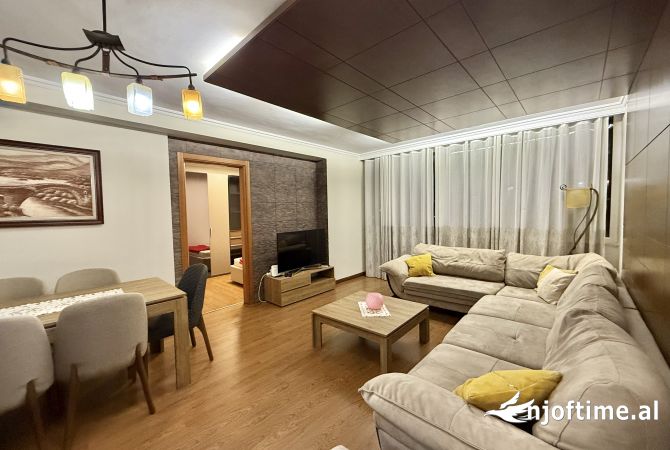 Shtepi ne shitje Apartament ne Tirane, 3+1, Mobilimi E mobiluar, Pagesa 340,000  Euro.