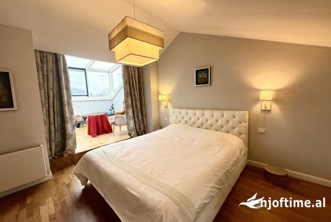 Appartamento in vendita a Tirana 3+1, Arredato