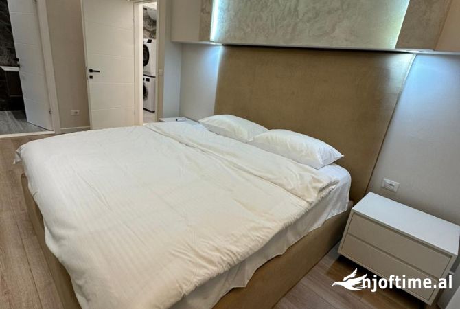 Appartamento in vendita a Tirana 2+1, Arredato