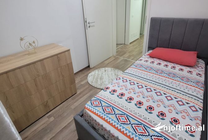 Shtepi me qera Apartament ne Tirane, 2+1, Mobilimi E mobiluar, Pagesa 480  Euro.