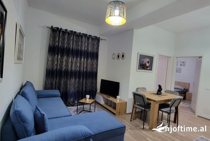 Shtepi me qera Apartament ne Tirane, 2+1, Mobilimi E mobiluar, Pagesa 480  Euro.