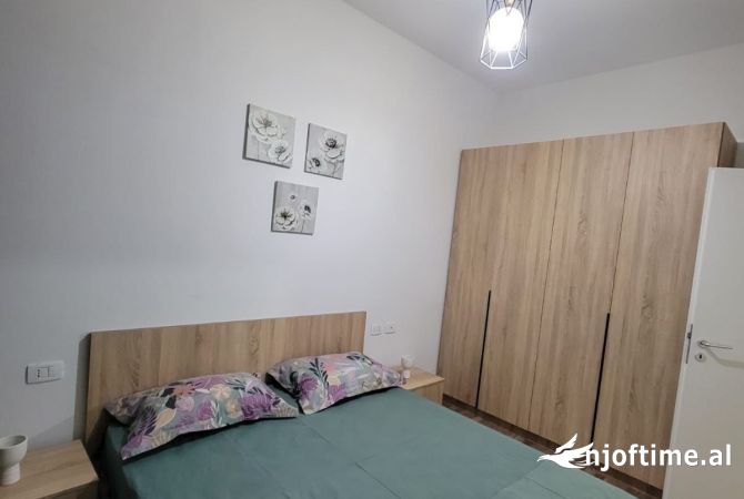 Shtepi me qera Apartament ne Tirane, 2+1, Mobilimi E mobiluar, Pagesa 480  Euro.