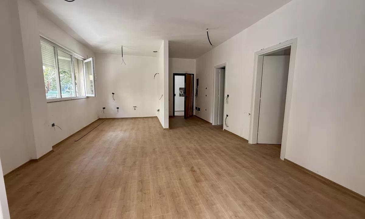 Appartamento in vendita a Tirana 1+1, Vuoto