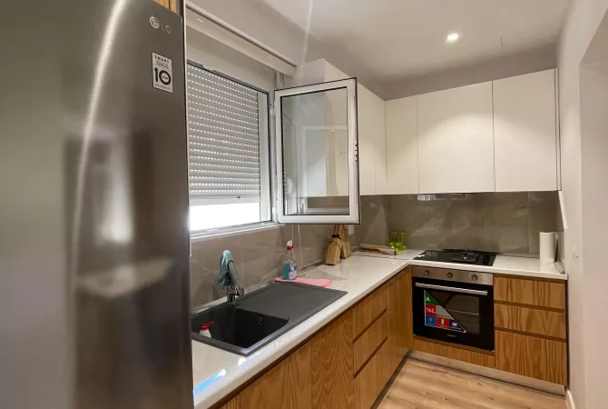 Shtepi me qera Apartament ne Tirane, 2+1, Mobilimi E mobiluar, Pagesa 850  Euro.