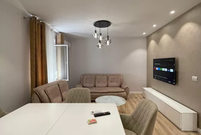 Shtepi me qera Apartament ne Tirane, 2+1, Mobilimi E mobiluar, Pagesa 850  Euro.