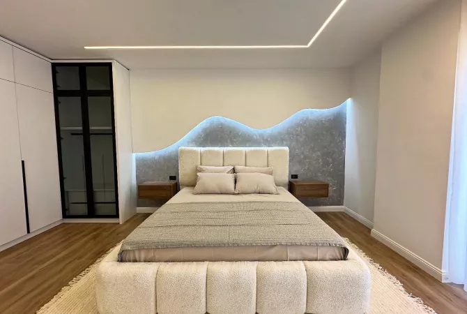 Shtepi ne shitje Apartament ne Tirane, 2+1, Mobilimi E mobiluar, Pagesa 332,000  Euro.