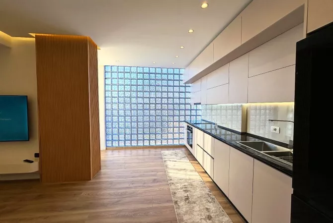 Shtepi ne shitje Apartament ne Tirane, 2+1, Mobilimi E mobiluar, Pagesa 332,000  Euro.