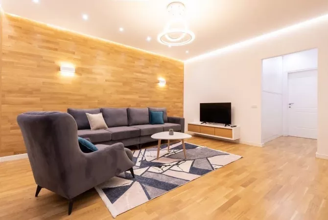 Shitet apartament 2+1+2