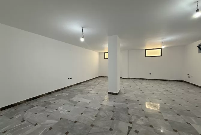 Business Property for Rent 1+1 in Tirana - 400,000 Leke