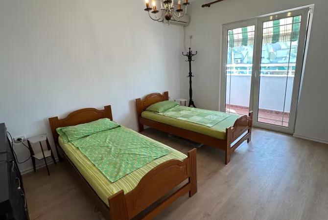 Shtepi ne shitje Apartament ne Tirane, 2+1, Mobilimi E mobiluar, Pagesa 147,000  Euro.