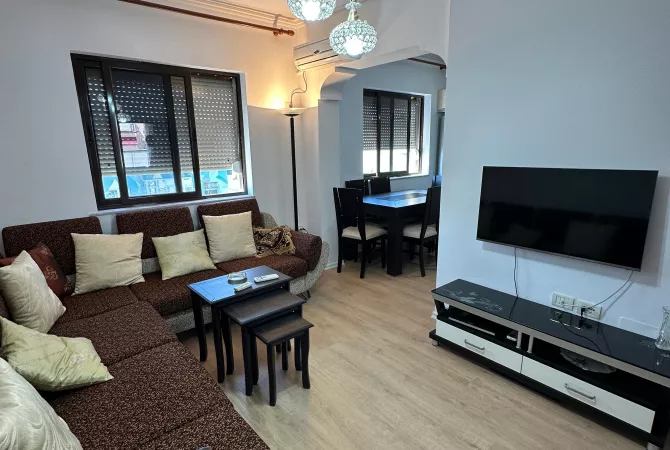 Shitet apartament 2+1