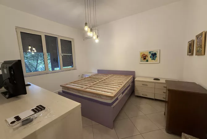 Shtepi me qera Apartament ne Tirane, 1+1, Mobilimi E mobiluar, Pagesa 60,000  Leke.