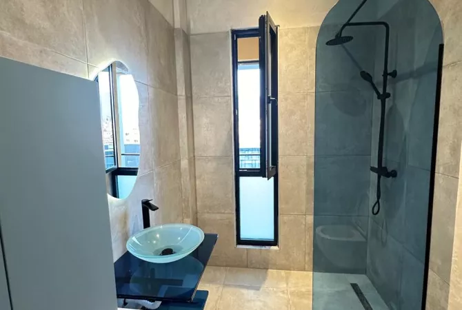 Shtepi me qera Apartament ne Tirane, 1+1, Mobilimi E mobiluar, Pagesa 100,000  Leke.