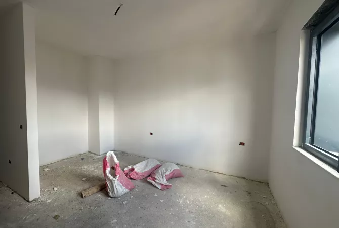 Appartamento in vendita a Tirana 2+1, Vuoto