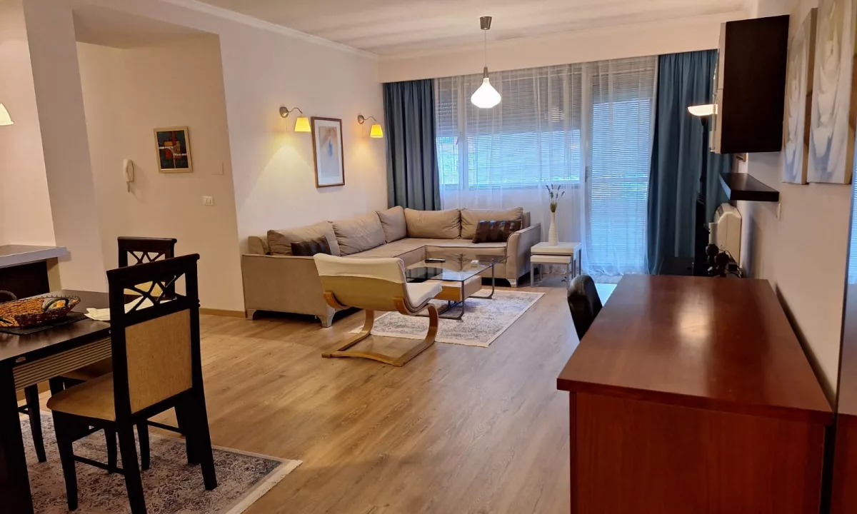 Appartamento in affitto a Tirana 2+1, Arredato