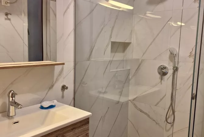 Appartamento in affitto a Tirana 2+1, Arredato