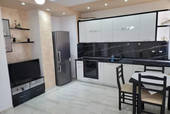 Jepet me qira apartament 2+1 tek rruga e durresit