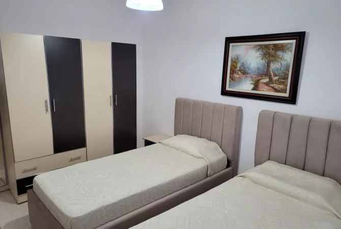 Shtepi me qera Apartament ne Tirane, 2+1, Mobilimi E mobiluar, Pagesa 65,000  Leke.