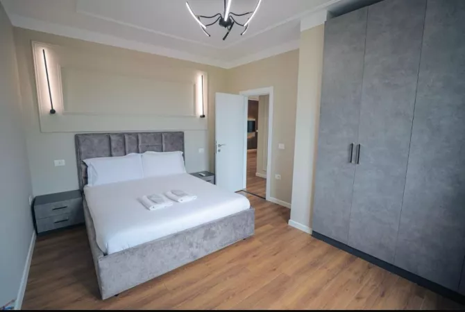 Shtepi ne shitje Apartament ne Tirane, 2+1, Mobilimi E mobiluar, Pagesa 320,000  Euro.