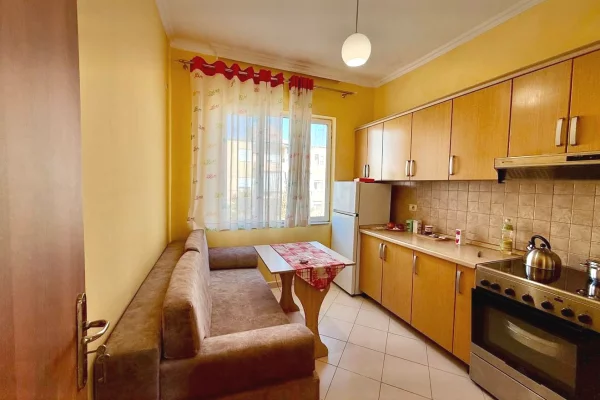 Shtepi me qera Apartament ne Tirane, 1+1, Mobilimi E mobiluar, Pagesa 500  Euro.