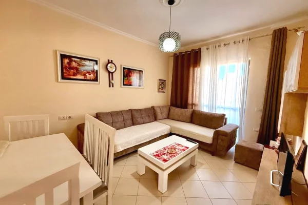 Jepet me qira apartament 1+1 tek Rruga e Durresit