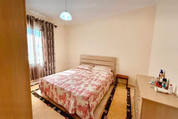 Shtepi me qera Apartament ne Tirane, 1+1, Mobilimi E mobiluar, Pagesa 500  Euro.