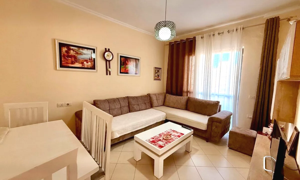 Shtepi me qera Apartament ne Tirane, 1+1, Mobilimi E mobiluar, Pagesa 500  Euro.