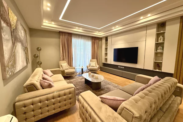 Shitet apartament 3+1+2 