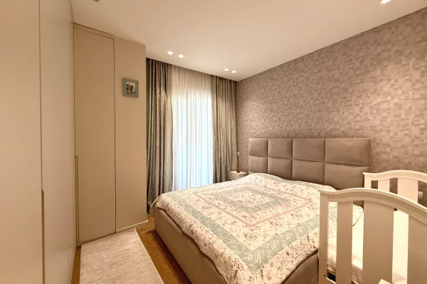 Shtepi ne shitje Apartament ne Tirane, 3+1, Mobilimi E mobiluar, Pagesa 355,000  Euro.