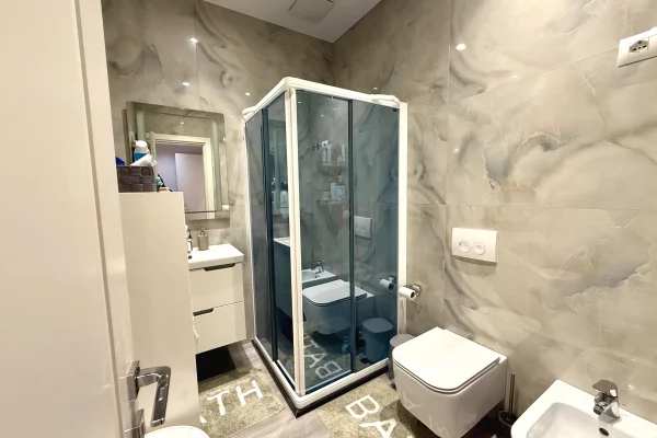 Shtepi ne shitje Apartament ne Tirane, 3+1, Mobilimi E mobiluar, Pagesa 355,000  Euro.