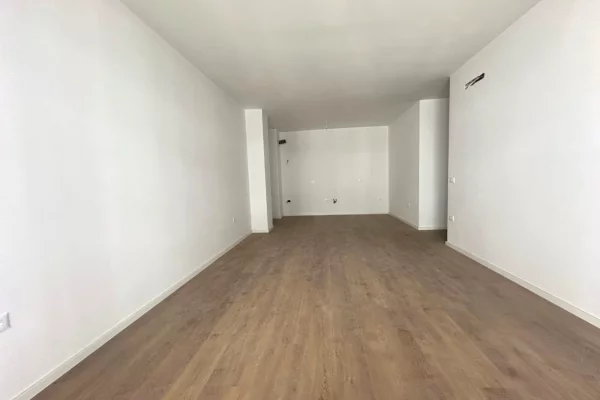 Shtepi ne shitje Apartament ne Tirane, 2+1, Mobilimi Bosh, pa mobiluar, Pagesa 182,000  Euro.