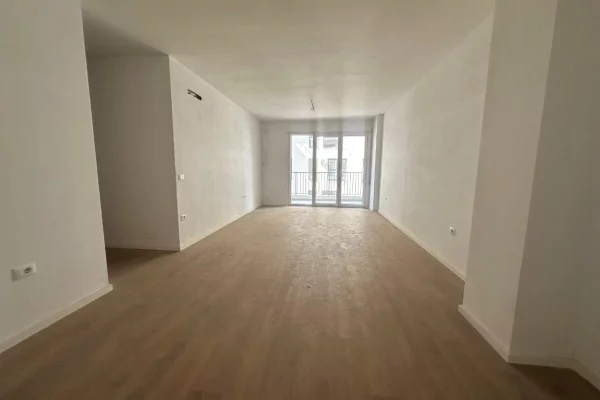 Shtepi ne shitje Apartament ne Tirane, 2+1, Mobilimi Bosh, pa mobiluar, Pagesa 182,000  Euro.