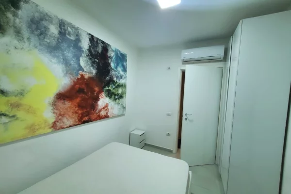 Appartamento in affitto a Tirana 2+1, Arredato