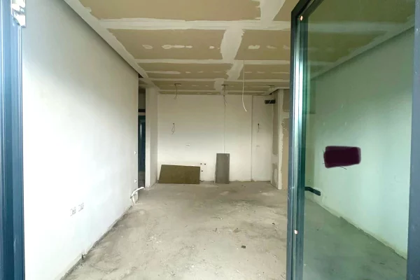 Appartamento in vendita a Tirana 1+1, Vuoto