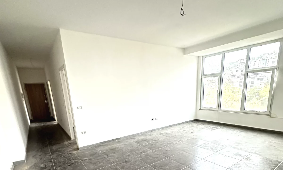 Shtepi ne shitje Apartament ne Tirane, 2+1, Mobilimi Bosh, pa mobiluar, Pagesa 238,000  Euro.