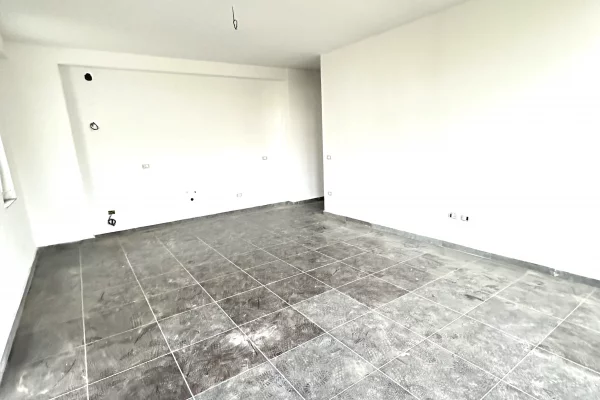 Shtepi ne shitje Apartament ne Tirane, 2+1, Mobilimi Bosh, pa mobiluar, Pagesa 238,000  Euro.