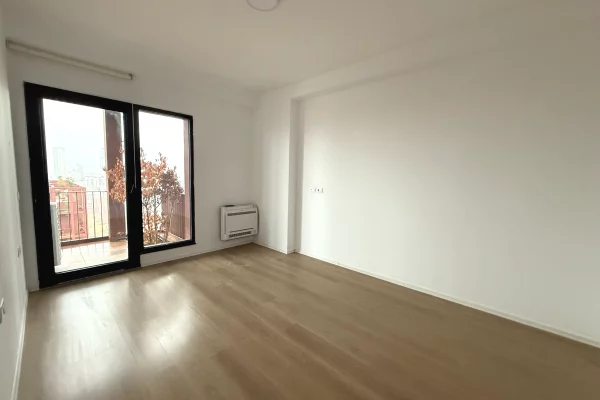 Jepet me qira zyre tek rruga e Kavajes