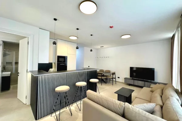 Shtepi me qera 2+1 ne Tirane - 1,300 Euro