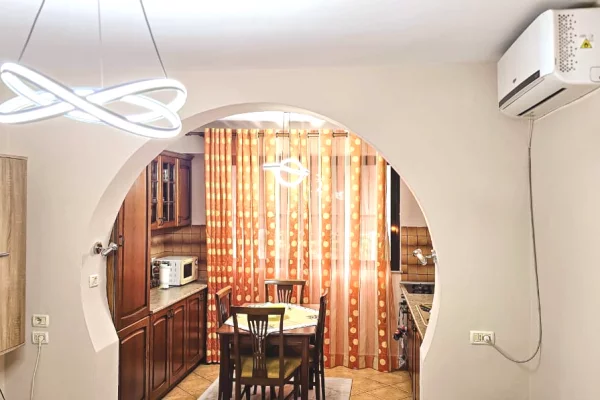 Shtepi me qera Apartament ne Tirane, 2+1, Mobilimi E mobiluar, Pagesa 70,000  Leke.