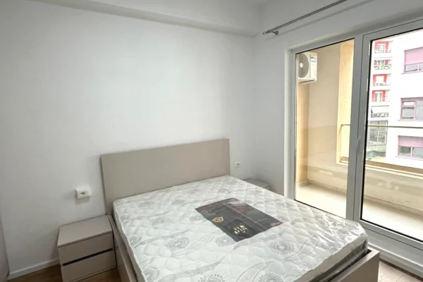 Shtepi me qera Apartament ne Tirane, 1+1, Mobilimi E mobiluar, Pagesa 450  Euro.
