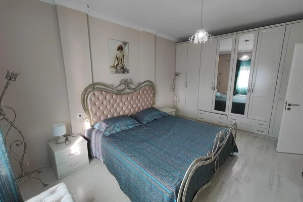 Shtepi me qera Apartament ne Tirane, 2+1, Mobilimi Bosh, pa mobiluar, Pagesa 850  Euro.