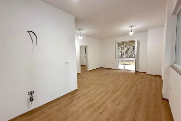 Appartamento in vendita a Tirana 1+1, Vuoto