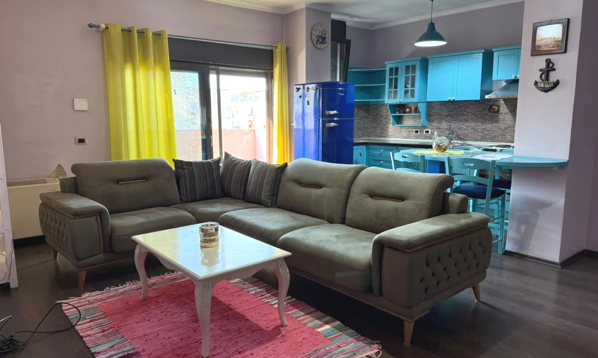 Appartamento in vendita a Tirana 2+1, Arredato