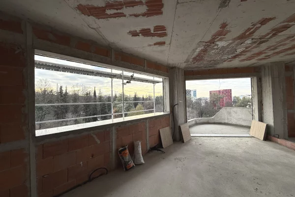 Shtepi ne shitje Apartament ne Tirane, 3+1, Mobilimi Bosh, pa mobiluar, Pagesa 395,000  Euro.