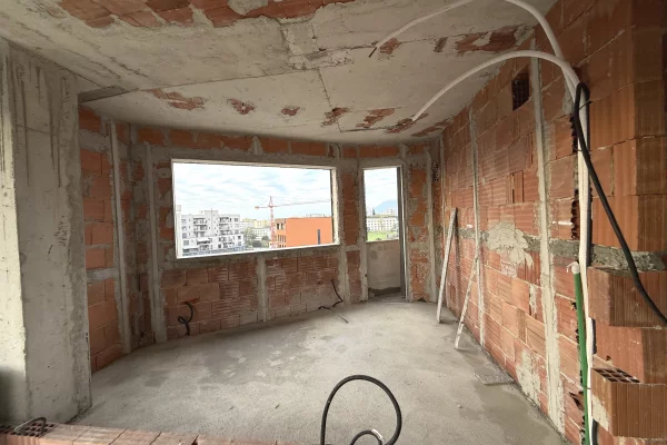 Shtepi ne shitje Apartament ne Tirane, 3+1, Mobilimi Bosh, pa mobiluar, Pagesa 395,000  Euro.