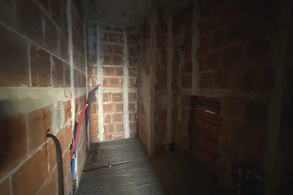 Shtepi ne shitje Apartament ne Tirane, 3+1, Mobilimi Bosh, pa mobiluar, Pagesa 395,000  Euro.