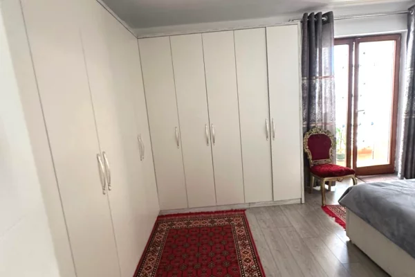 Appartamento in vendita a Tirana 2+1, Arredato