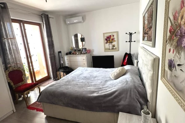 Appartamento in vendita a Tirana 2+1, Arredato